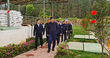 贛州市委常委、常務副市長高世文一行先后到挺進環(huán)保定南馬山逕、龍南黃沙稀土尾水項目調研