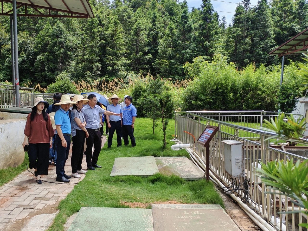 贛州市政協(xié)副主席藍文一行蒞臨挺進環(huán)保龍南、定南稀土尾水處理站考察調研