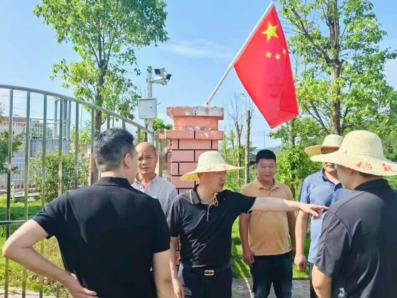 贛州市政府副市長(zhǎng)、區(qū)委書記連天浪一行蒞臨我司污水處理廠指導(dǎo)